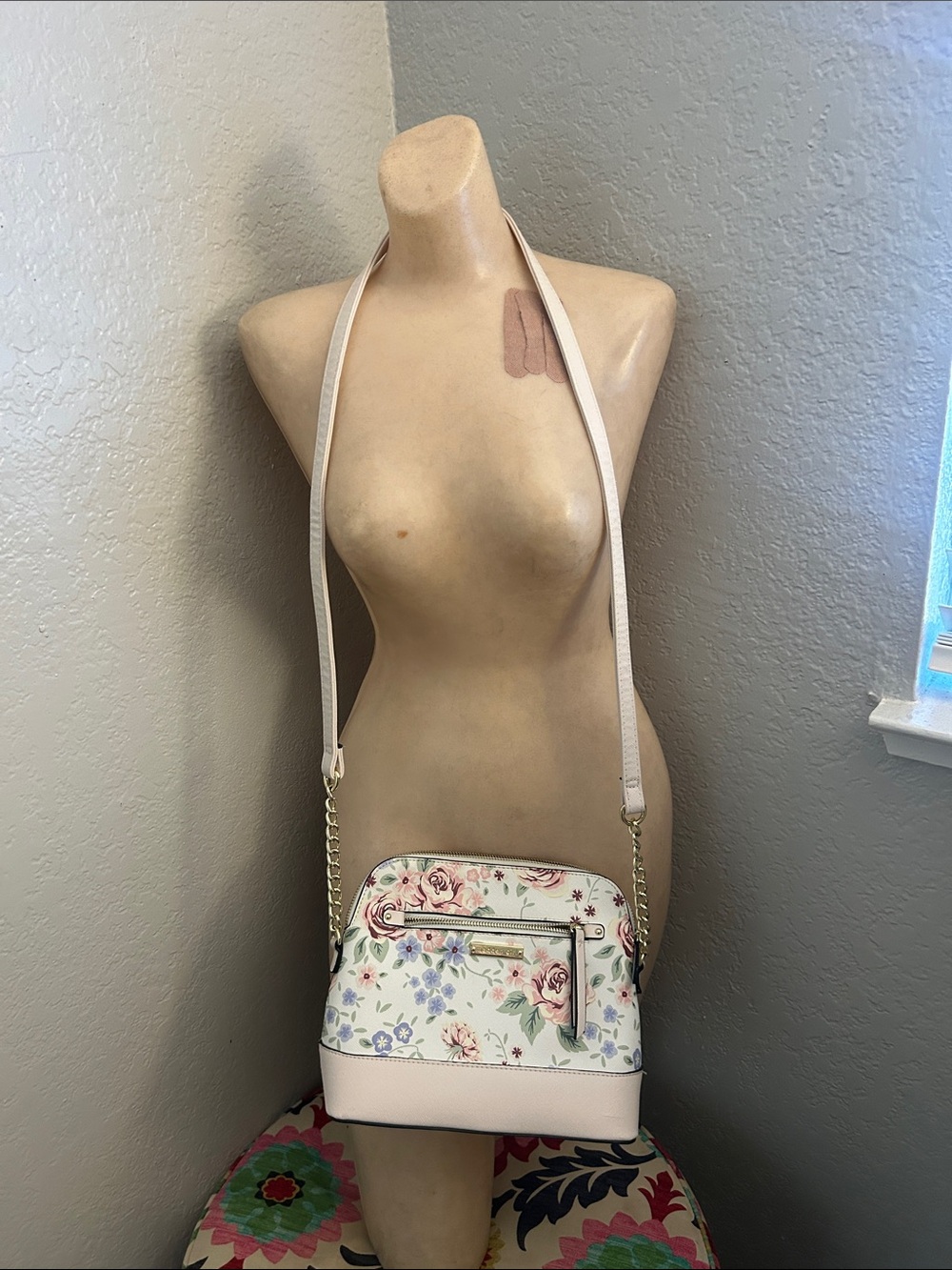 Madden girl Floral Print Crossbody Bag - Light Pink